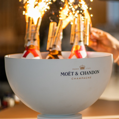 CHAMPAGNES